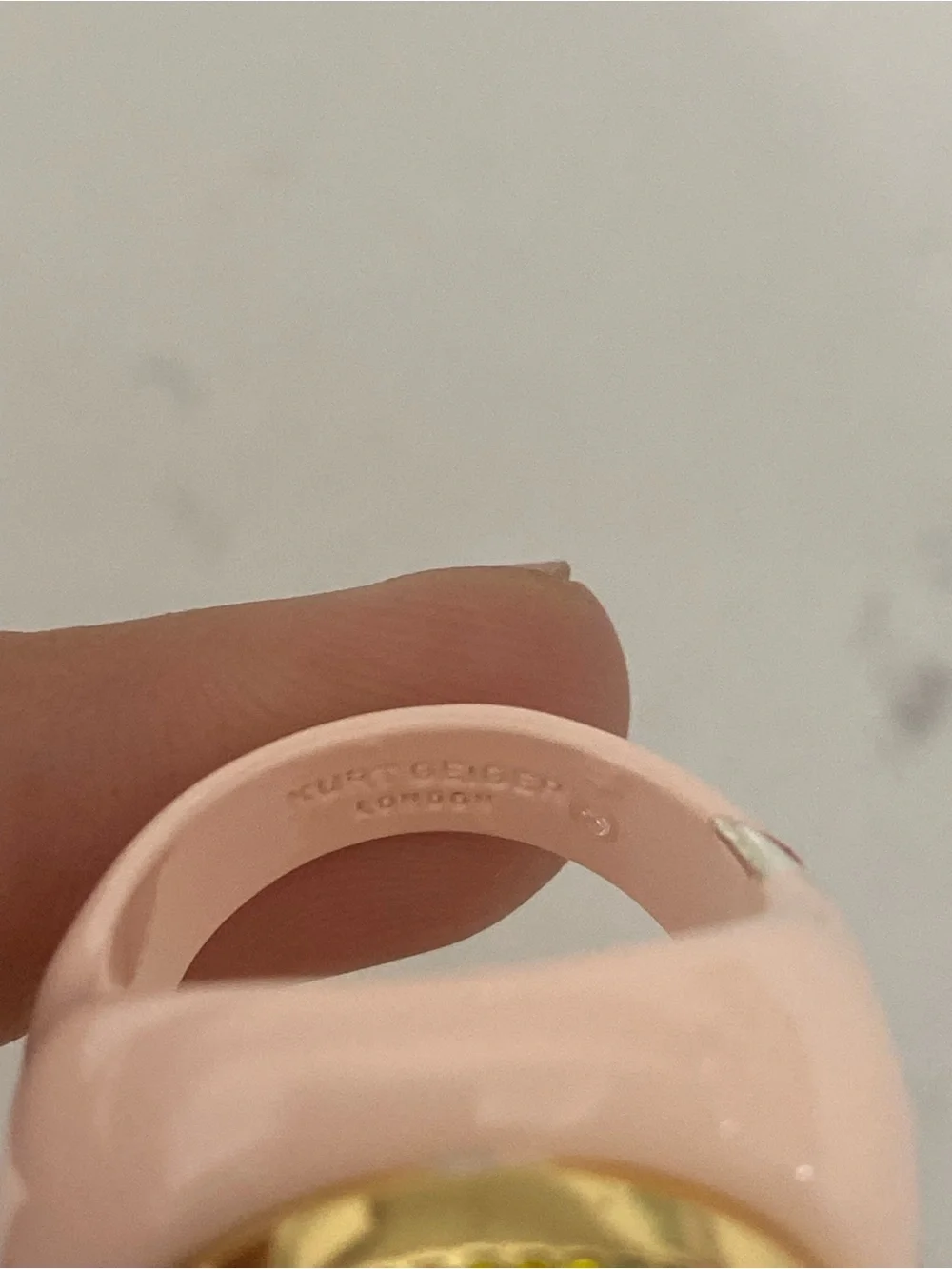 Kurt Geiger Oval Stone Cocktail Ring Pink Enamel Size 9